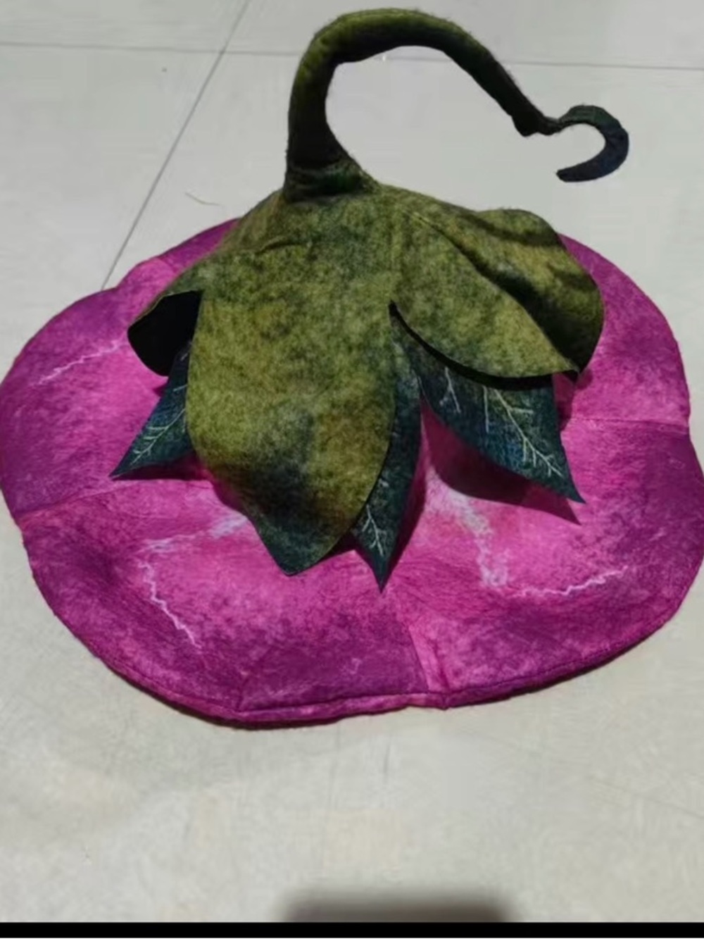 Fairy or Elven Flower Hat, Pink Felt Flower with Green Leaf Top, NWOT 🌺 - Picture 3 of 5